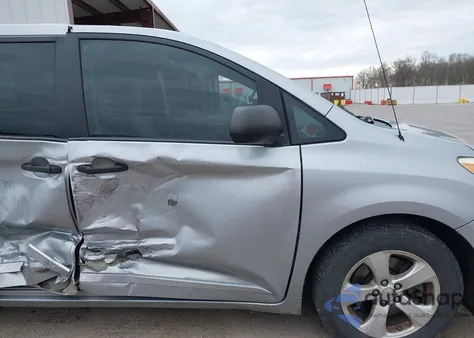 2013 Toyota Sienna L V6 7 Passenger z USA, uszkodzony, nr VIN 5TDZK3DC9DS339334